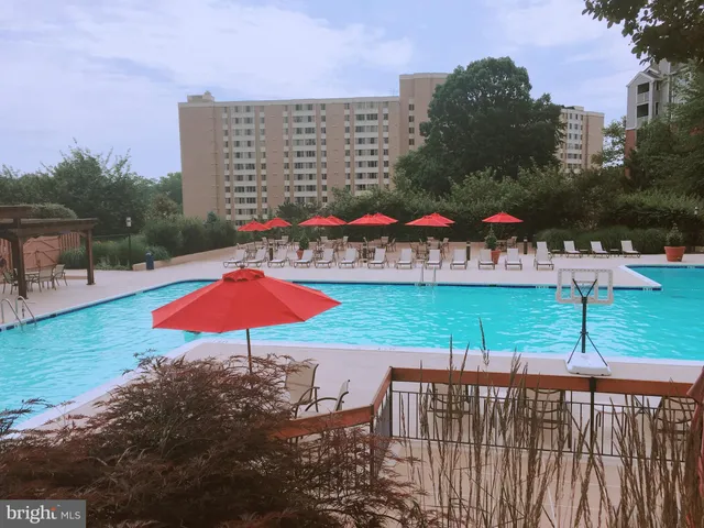 $2,500 | 5500 Holmes Run Parkway, Unit 1404, Alexandria, VA 22304