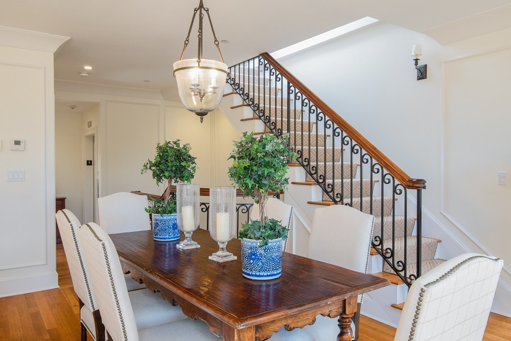 313 Commonwealth Avenue, Unit 3 Boston, MA 02115 - Photo 1 of 12 a view of table and chair
