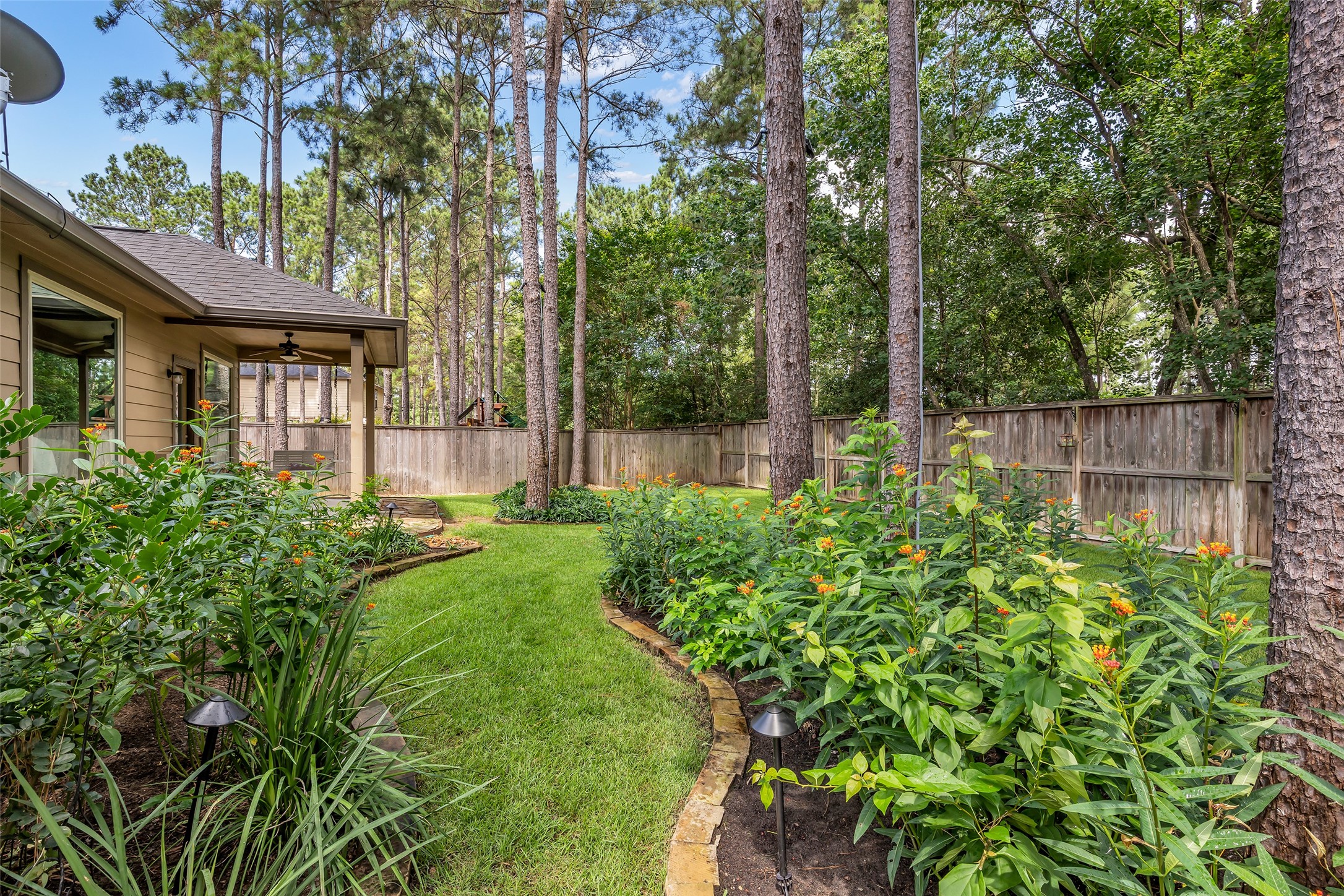 34 Sawbridge Circle Spring, TX 77389 - Photo 36 of 38 Beautifully Updated and maintained Landscaping