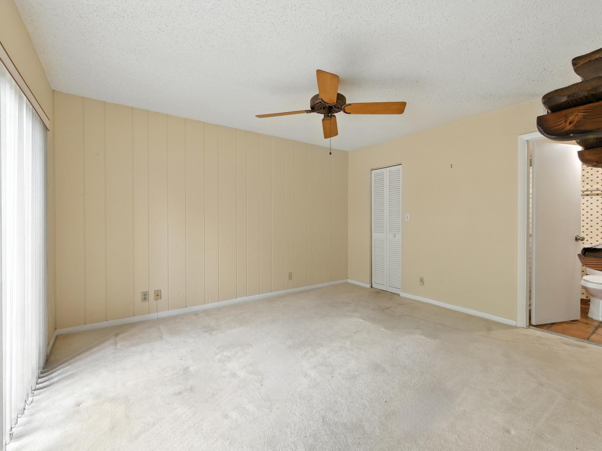 203 Bonnie Brae Way, Unit 34 Hollywood, FL 33021 - Photo 14 of 41 a view of a big room with carpet