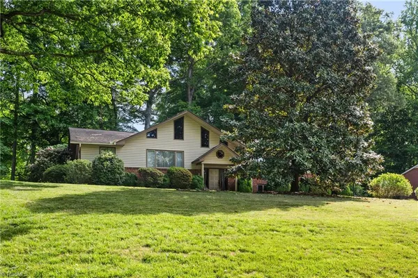$480,000 | 421 Flyntvalley Drive, Winston-Salem, NC 27104
