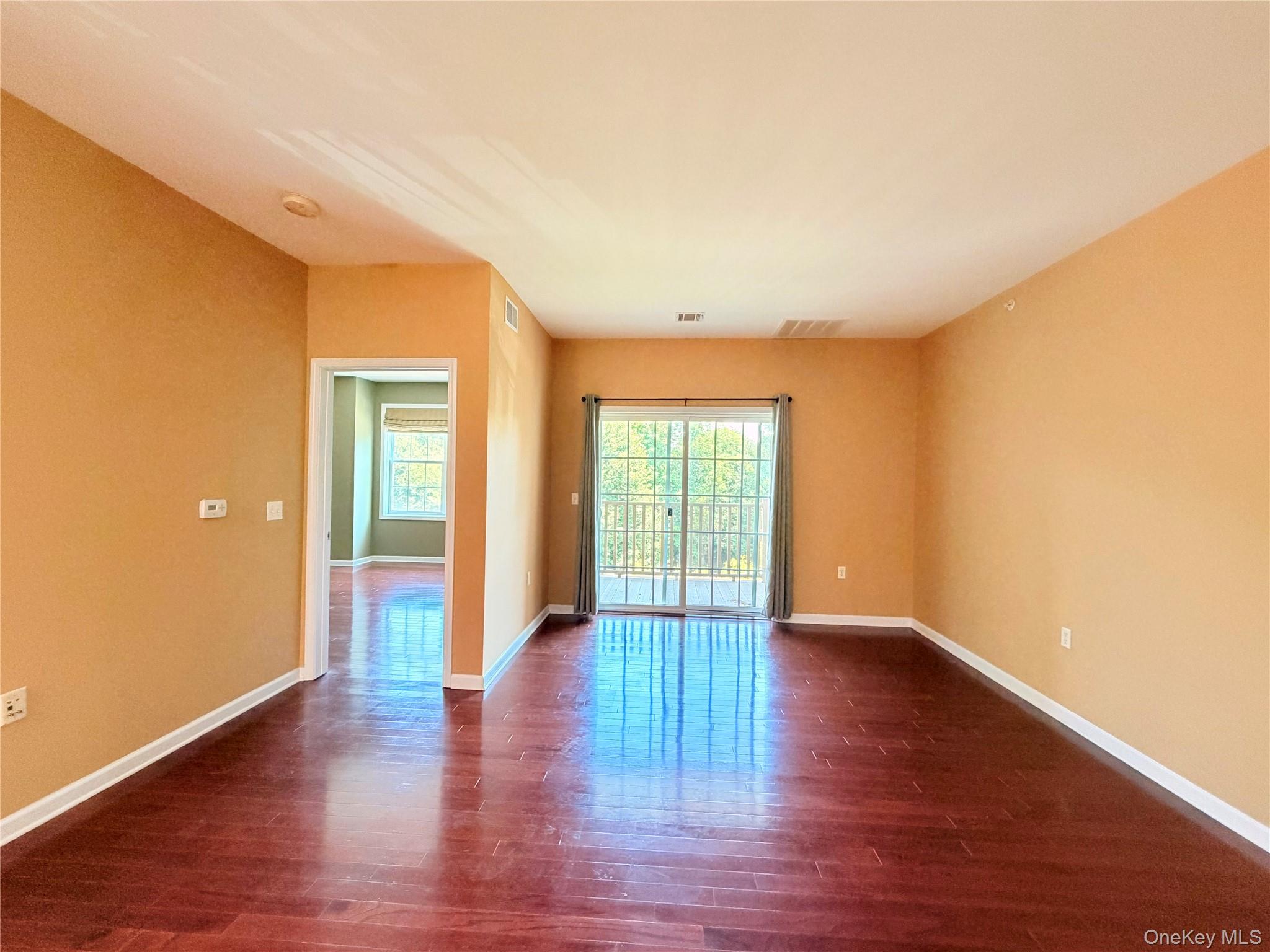943 Tower Ridge Circle Middletown, NY 10941 - Photo 6 of 14
