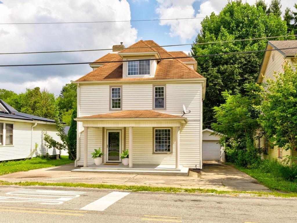 1660 Mercer Road Ellwood City, PA 16117 - Photo 2 of 38 Gallery Image 2