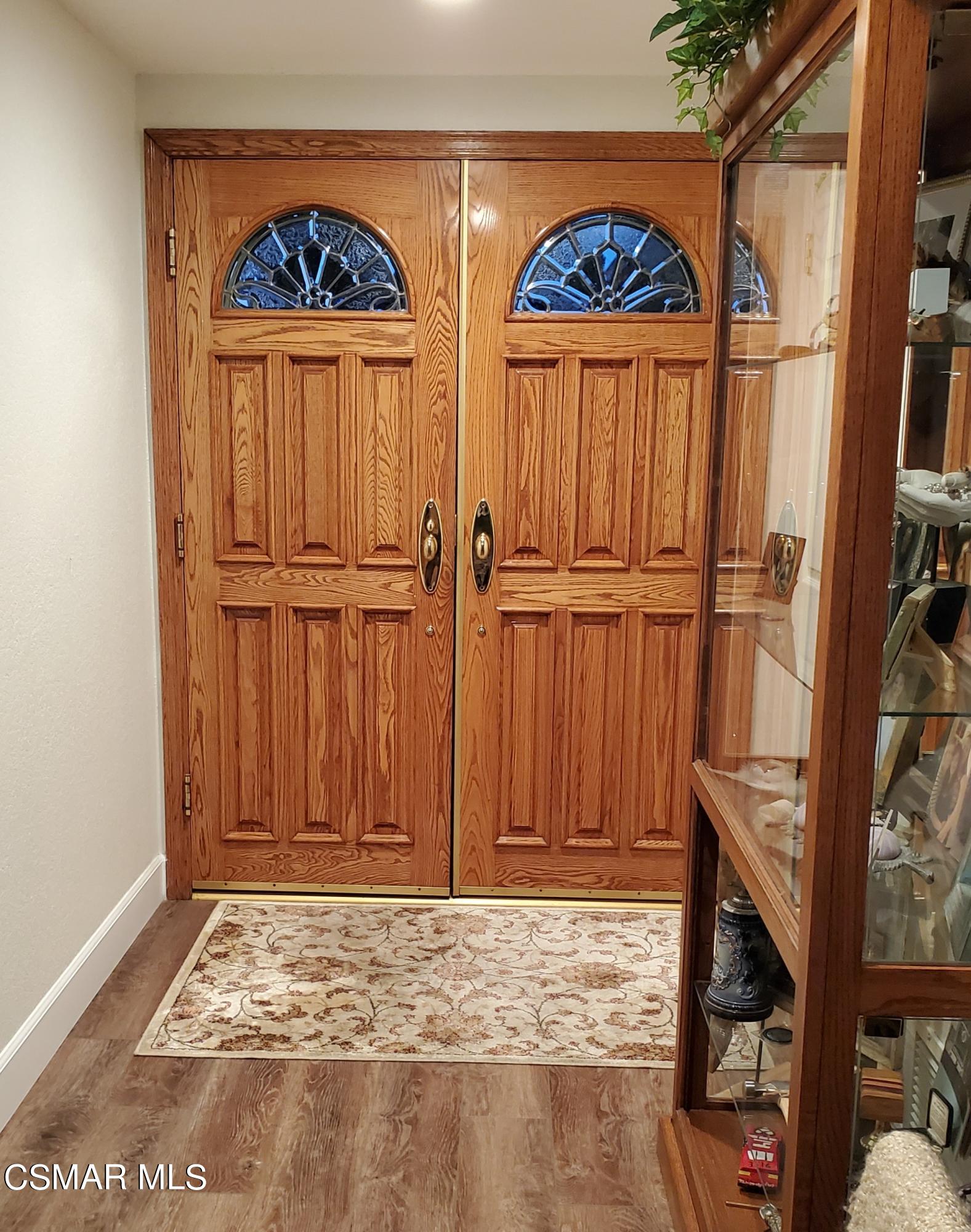 5458 Katherine Street Simi Valley, CA 93063 - Photo 5 of 36 Entry hall