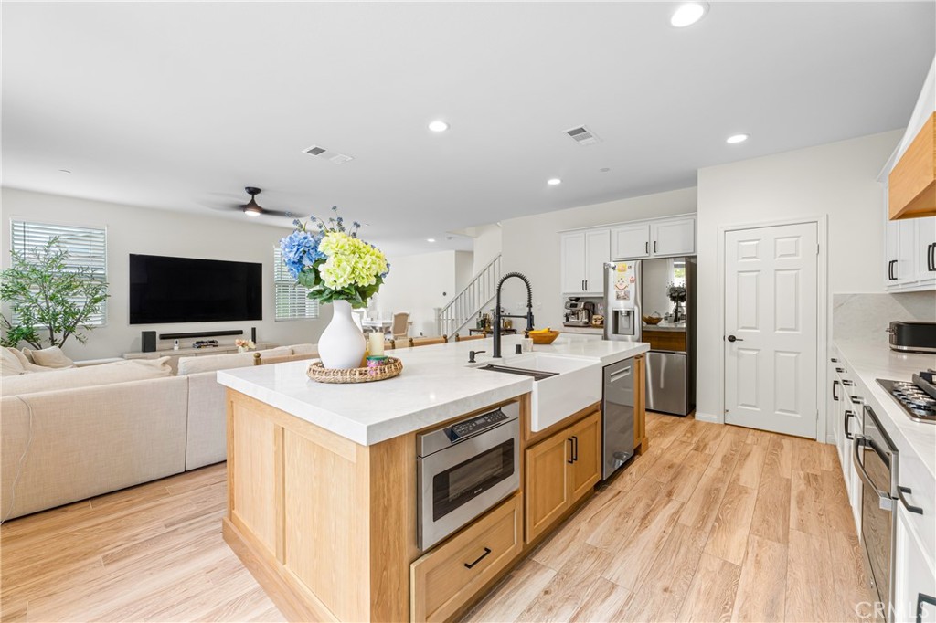 39490 Verbena Way Temecula, CA 92591 - Photo 8 of 70 Kitchen