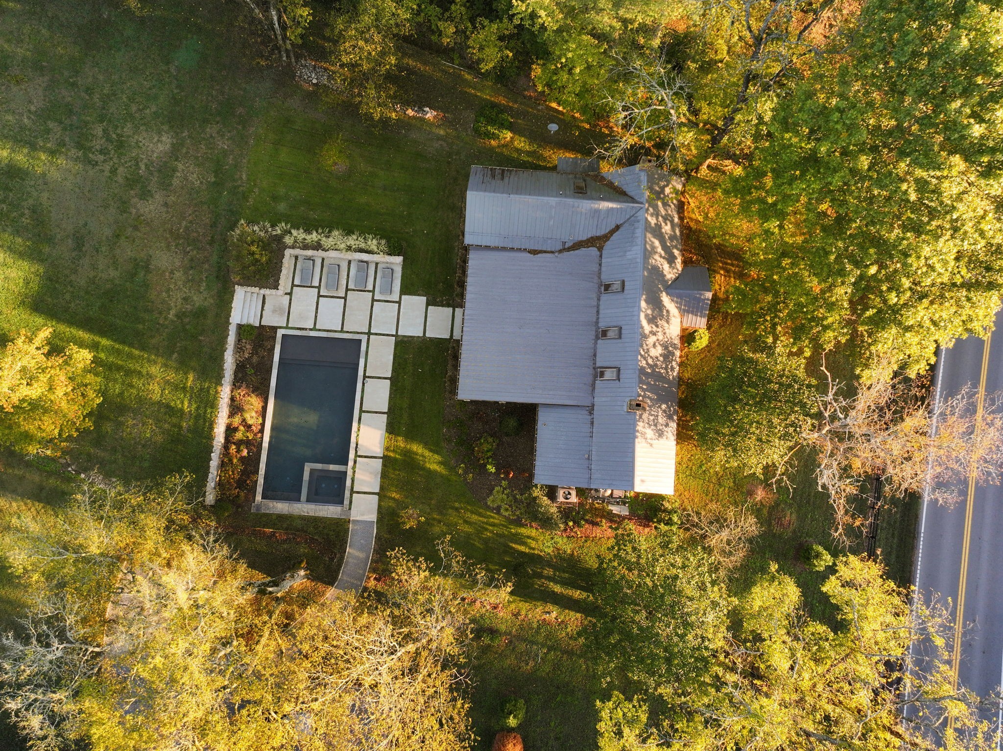 2060 Old Hillsboro Road Franklin, TN 37064 - Photo 74 of 75 front view of a house with a yard
