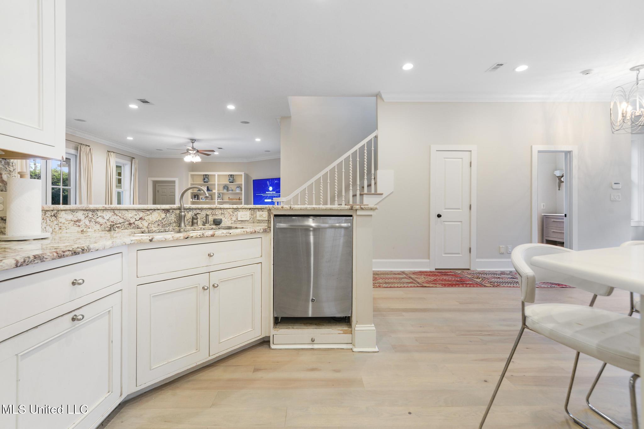 4 Mulberry Place Ocean Springs, MS 39564 - Photo 14 of 48 014