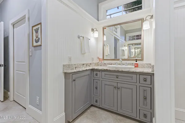 $1,250,000 | 4 Mulberry Place, Ocean Springs, MS 39564