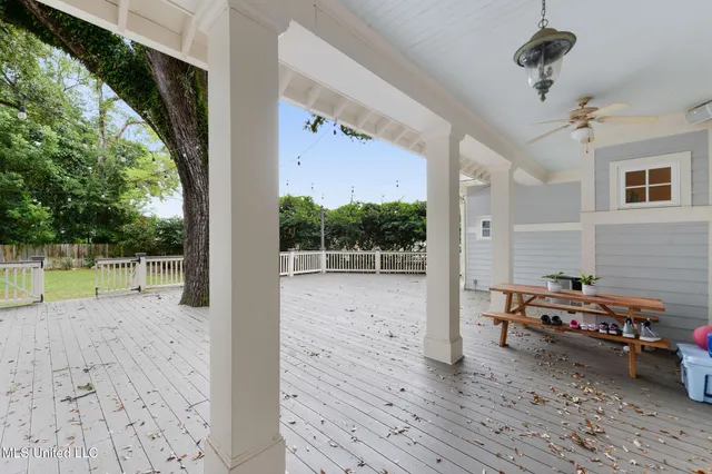 $1,250,000 | 4 Mulberry Place, Ocean Springs, MS 39564