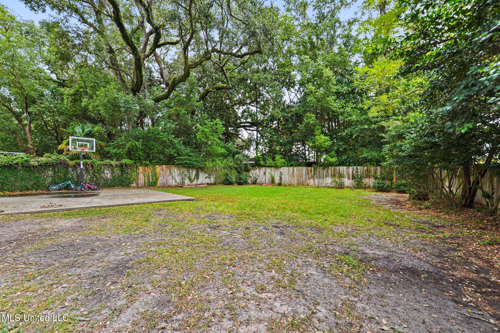 4 Mulberry Place Ocean Springs, MS 39564 - Photo 38 of 48 038