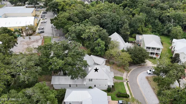 $1,250,000 | 4 Mulberry Place, Ocean Springs, MS 39564