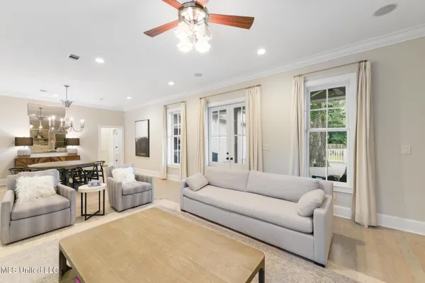 $1,250,000 | 4 Mulberry Place, Ocean Springs, MS 39564