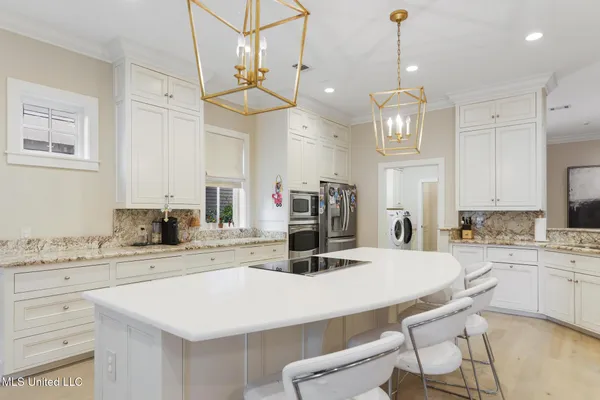 $1,250,000 | 4 Mulberry Place, Ocean Springs, MS 39564