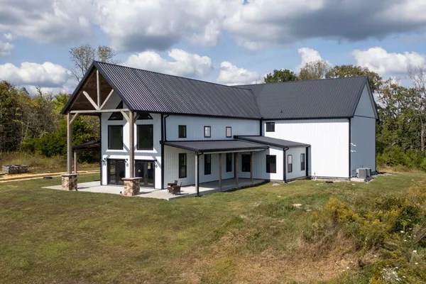 $1,250,000 | 4467 Old Highway 52 East, Westmoreland, TN 37186