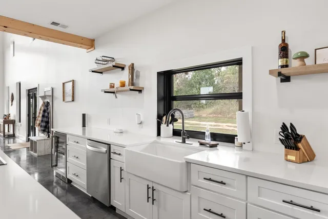 $1,275,000 | 4467 Old Highway 52 East, Westmoreland, TN 37186