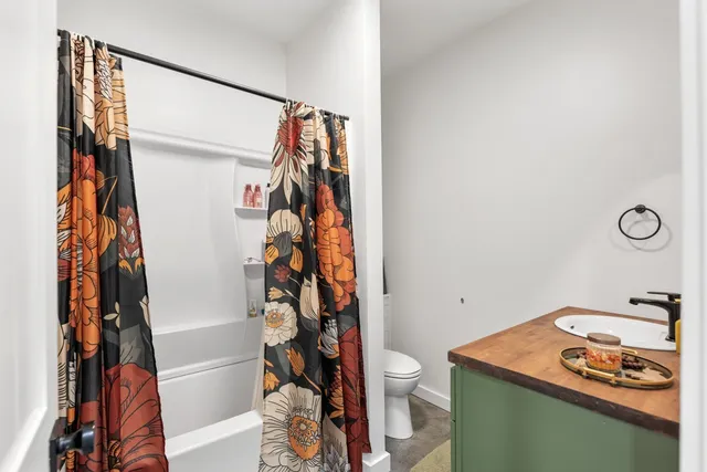 $1,275,000 | 4467 Old Highway 52 East, Westmoreland, TN 37186