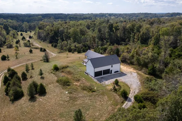 $1,250,000 | 4467 Old Highway 52 East, Westmoreland, TN 37186