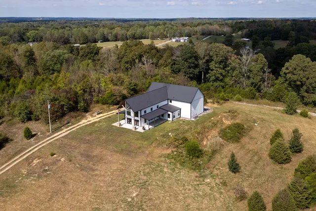 $1,275,000 | 4467 Old Highway 52 East, Westmoreland, TN 37186