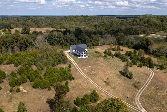 $1,275,000 | 4467 Old Highway 52 East, Westmoreland, TN 37186