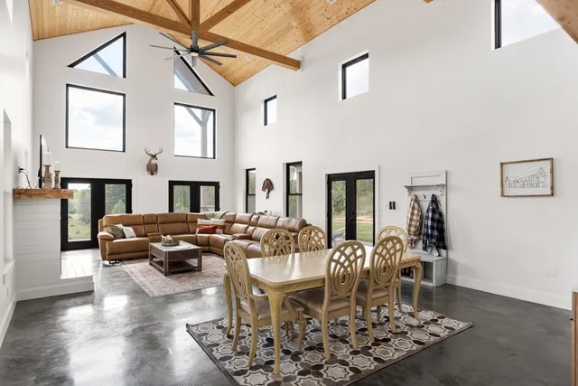 $1,275,000 | 4467 Old Highway 52 East, Westmoreland, TN 37186