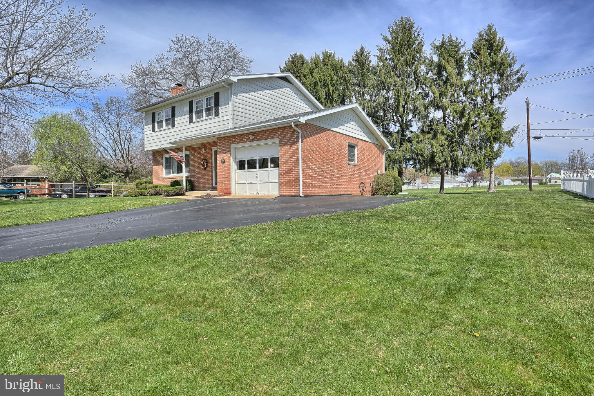 511 Westover Road Shippensburg, PA 17257 - Photo 2 of 30 Exterior (Front)