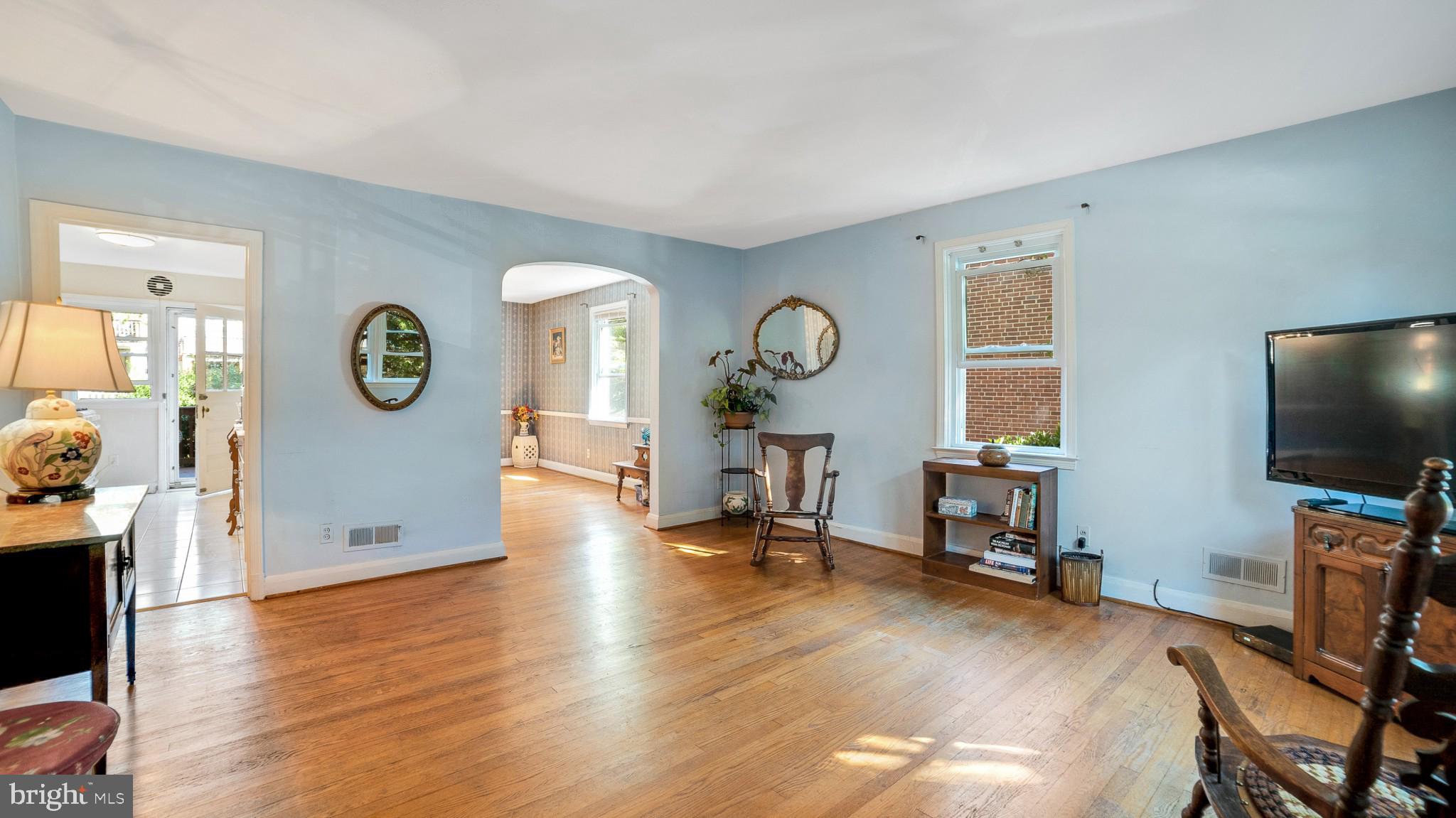 109 Stanmore Road Baltimore, MD 21212 - Photo 4 of 26 Hardwood floors