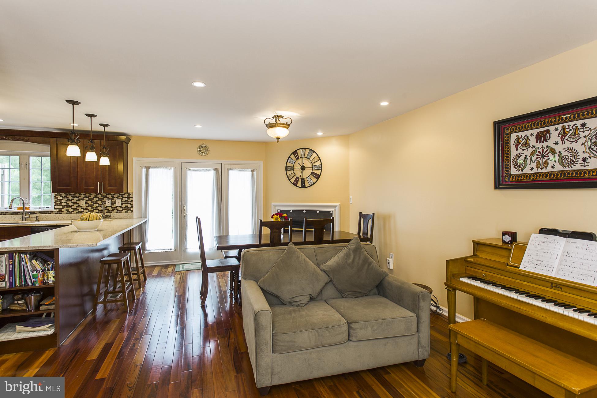 42 Castleton Road Princeton, NJ 08540 - Photo 4 of 21 Living Room