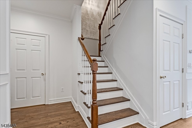 41 Chestnut Court Cedar Grove, NJ 07009 - Photo 8 of 18