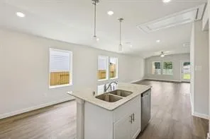 $1,995 | 1913 Oregon White Oak Drive, Conroe, TX 77304