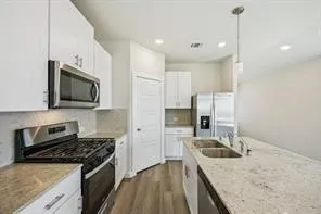 $1,995 | 1913 Oregon White Oak Drive, Conroe, TX 77304