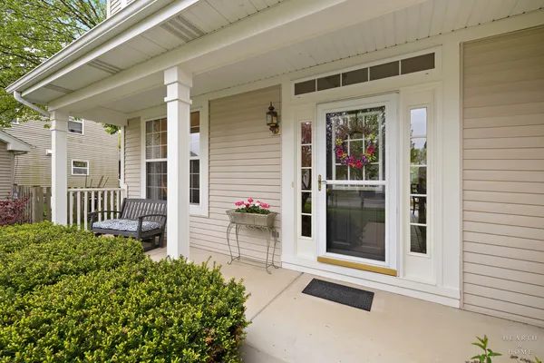 $439,000 | 501 Deer Run Road, Lakemoor, IL 60051