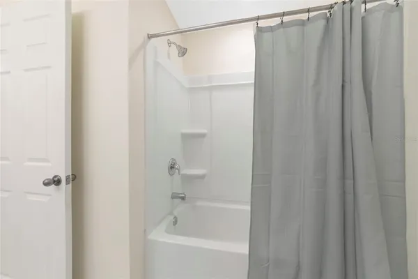 $2,550 | 3558 74th Avenue Circle East, Sarasota, FL 34243