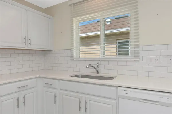 $2,550 | 3558 74th Avenue Circle East, Sarasota, FL 34243