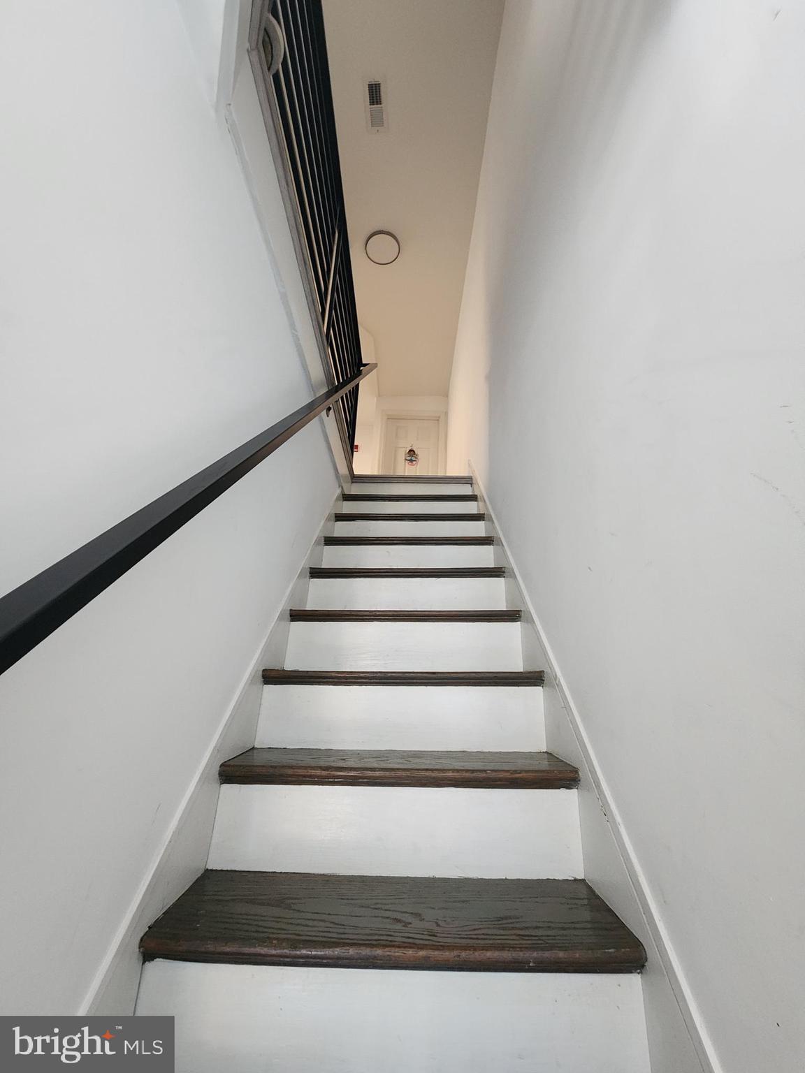 565 Van Kirk Street Philadelphia, PA 19120 - Photo 12 of 32 2nd Floor