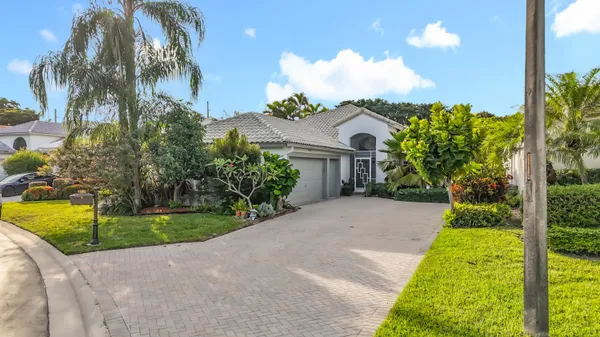 $3,900 | 11853 Fountainside Circle, Boynton Beach, FL 33437