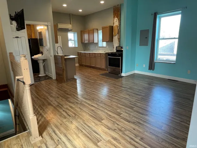 $975 | 1202 West Main Street, Unit 201, Fort Wayne, IN 46808