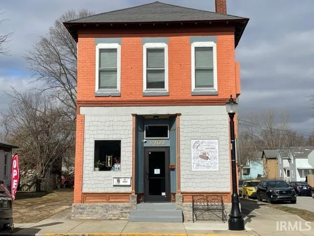 $975 | 1202 West Main Street, Unit 201, Fort Wayne, IN 46808