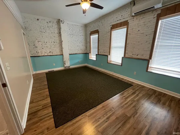 $975 | 1202 West Main Street, Unit 201, Fort Wayne, IN 46808