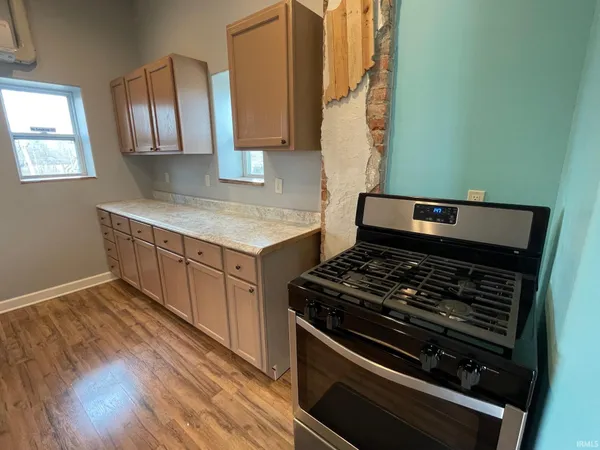 $975 | 1202 West Main Street, Unit 201, Fort Wayne, IN 46808