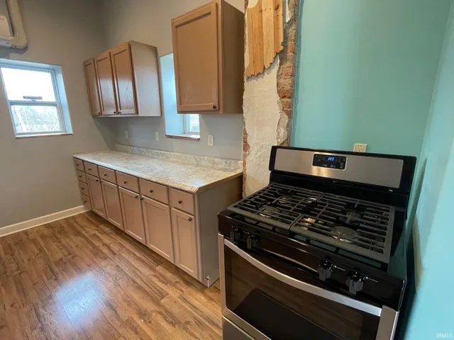 $975 | 1202 West Main Street, Unit 201, Fort Wayne, IN 46808