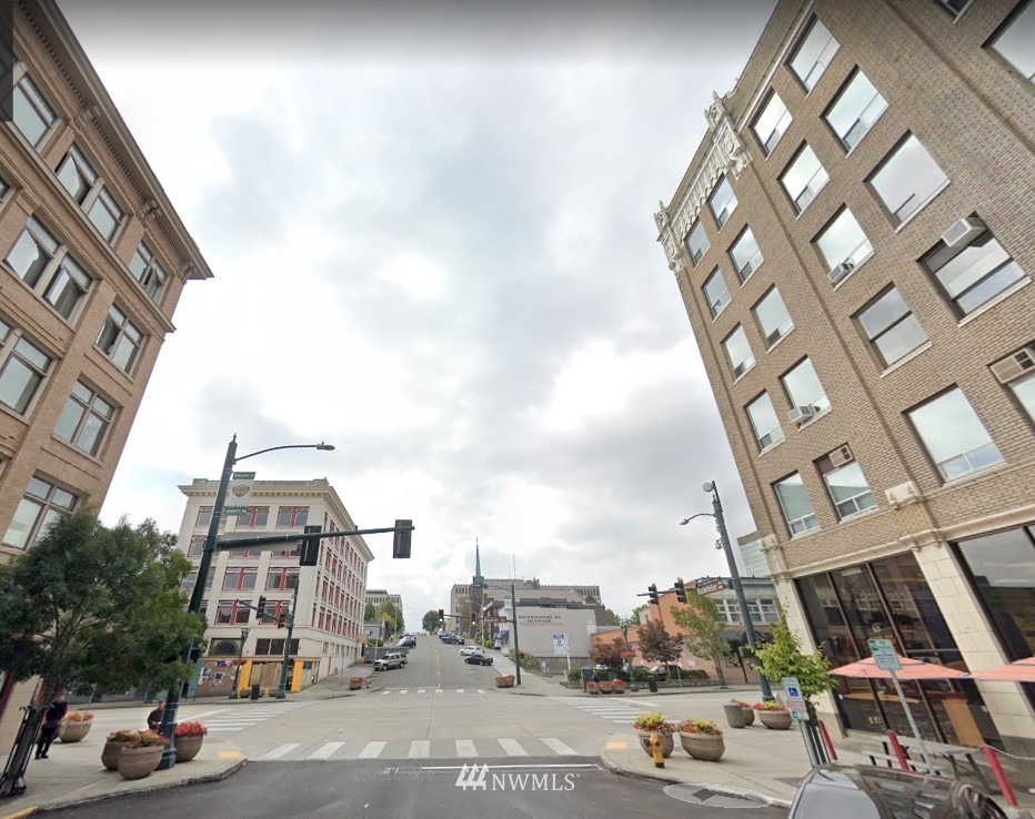 2829 Rockefeller Avenue Everett, WA 98201 - Photo 3 of 11