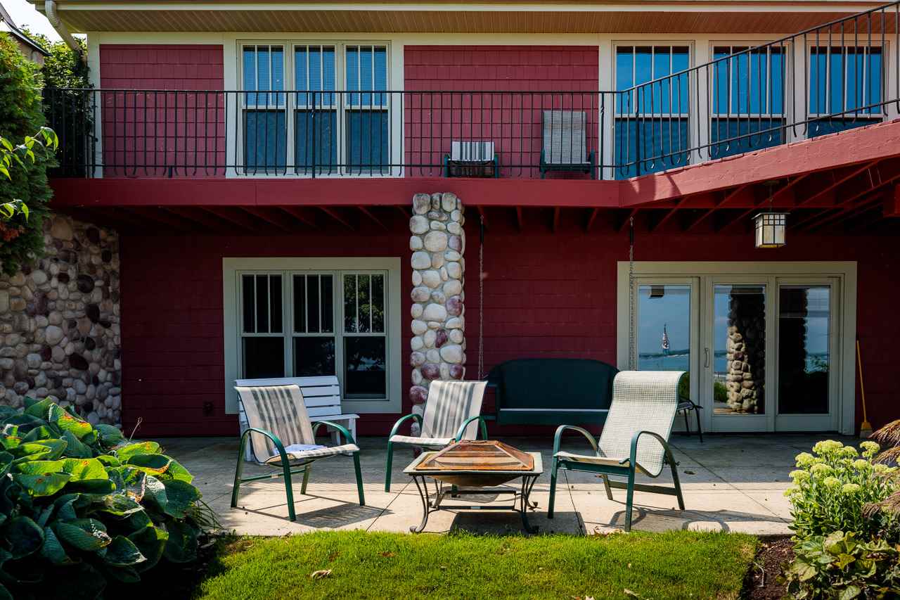 8710 East Hatchery Road Syracuse, IN 46567 - Photo 1 of 36 Gallery Image 1