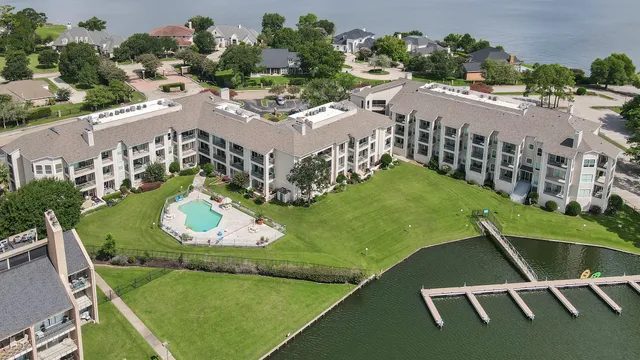 $305,000 | 12800 Melville Drive, Unit B110, Montgomery, TX 77356