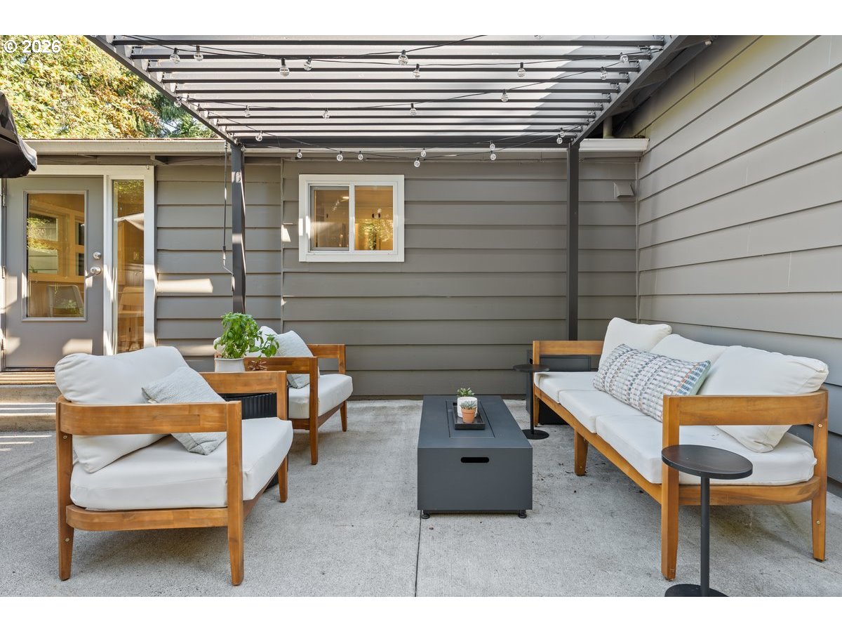 9101 Southwest 23rd Drive Portland, OR 97219 - Photo 17 of 48 Patio