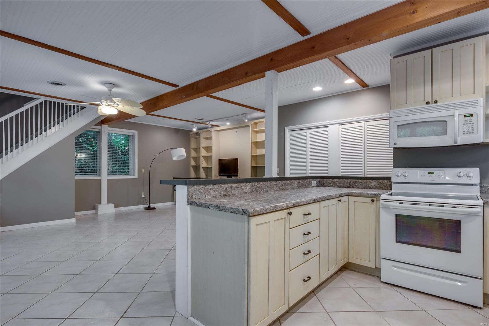 12245 Robyn Road St. Louis, MO 63127 - Photo 5 of 22