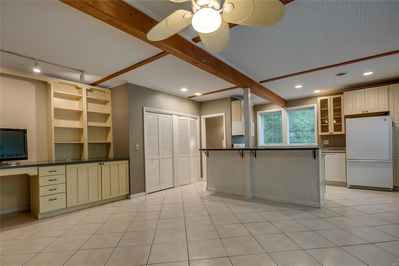 12245 Robyn Road St. Louis, MO 63127 - Photo 9 of 22