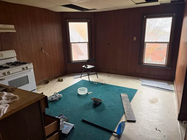 view of a livingroom with furniture and window