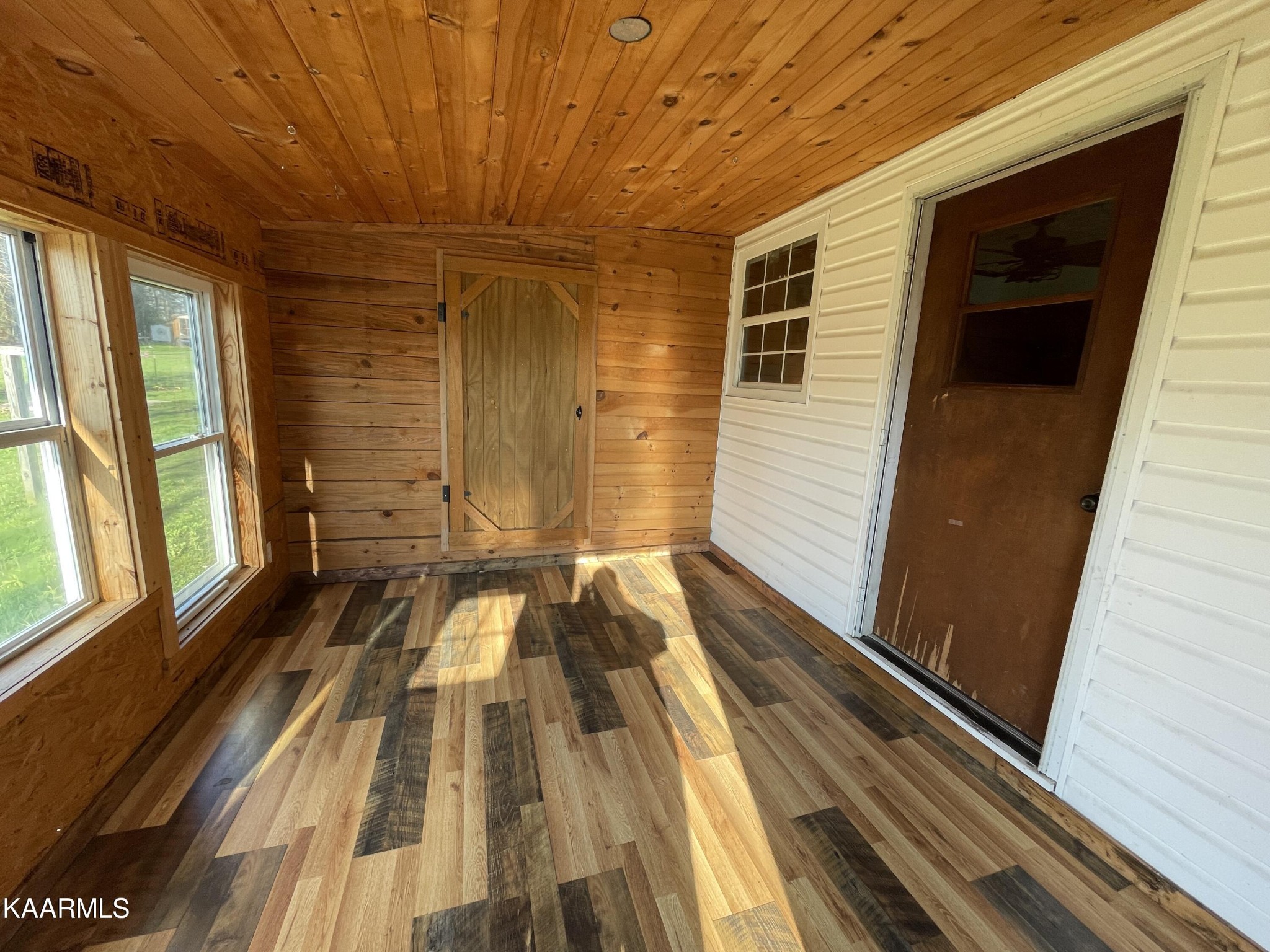 2360 Roslin Road Clarkrange, TN 38553 - Photo 20 of 58 a view of balcony