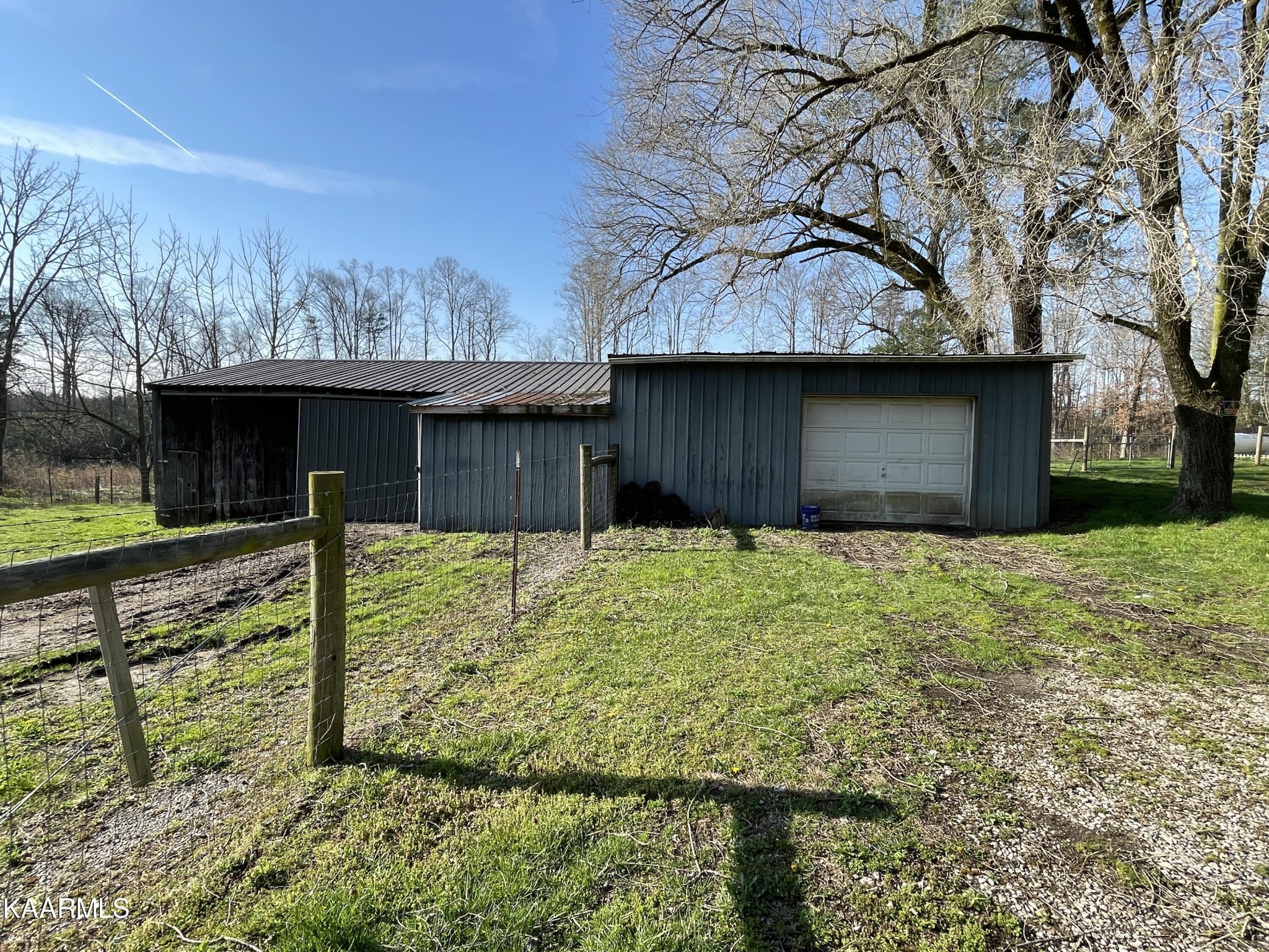 2360 Roslin Road Clarkrange, TN 38553 - Photo 58 of 58 a front view of a house with garden