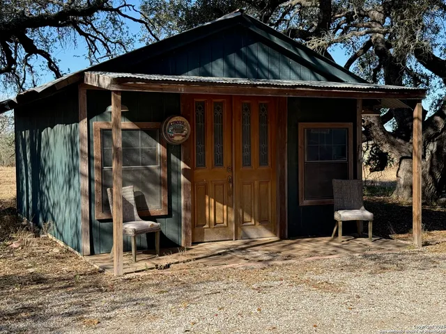 $2,000 | 6770 Farm To Market 2200, Moore, TX 78057